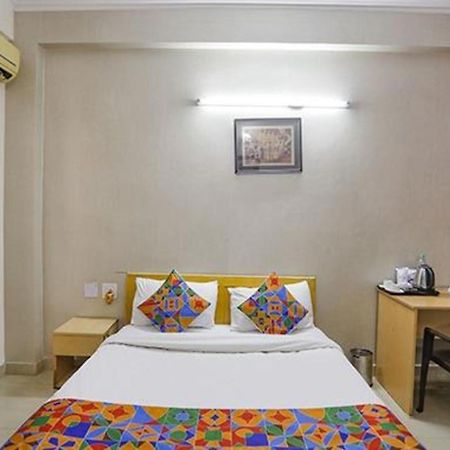 Hotel Fabexpress Ap International Noida Esterno foto