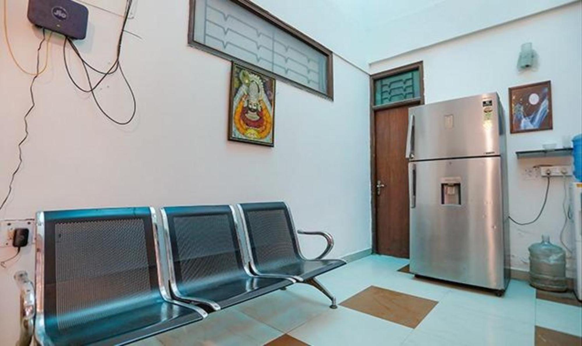 Hotel Fabexpress Ap International Noida Esterno foto
