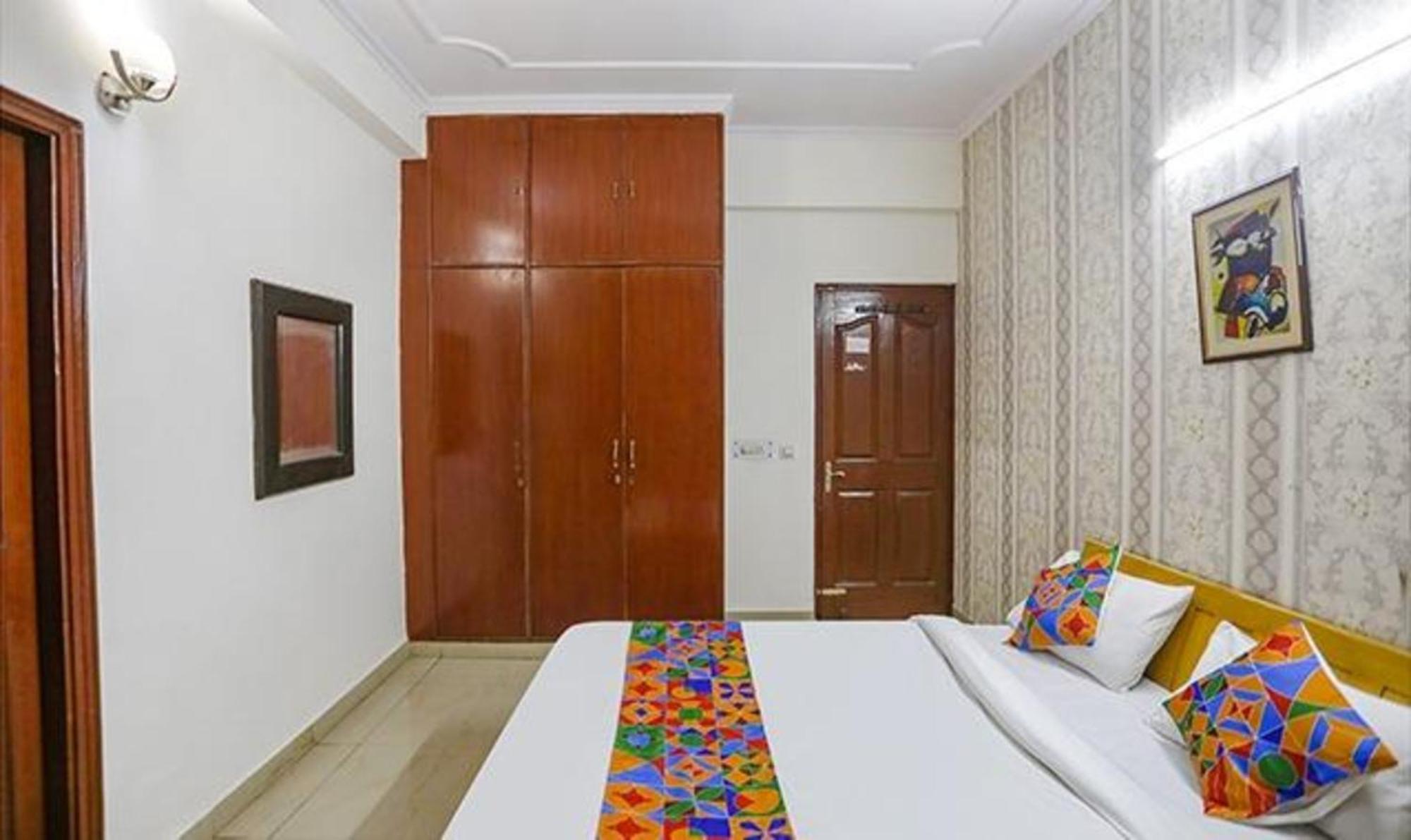 Hotel Fabexpress Ap International Noida Esterno foto